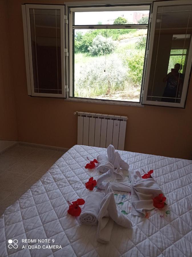Villa Belvedere Campofelice Di Roccella Eksteriør bilde